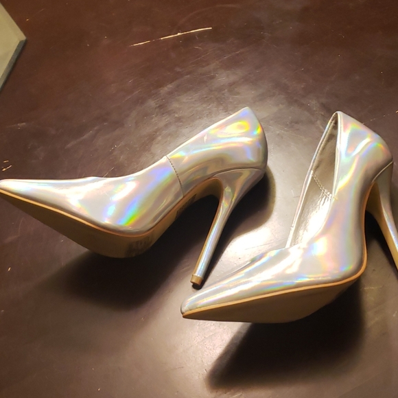 Forever 21 Iridescent High heel shoes - Picture 3 of 4